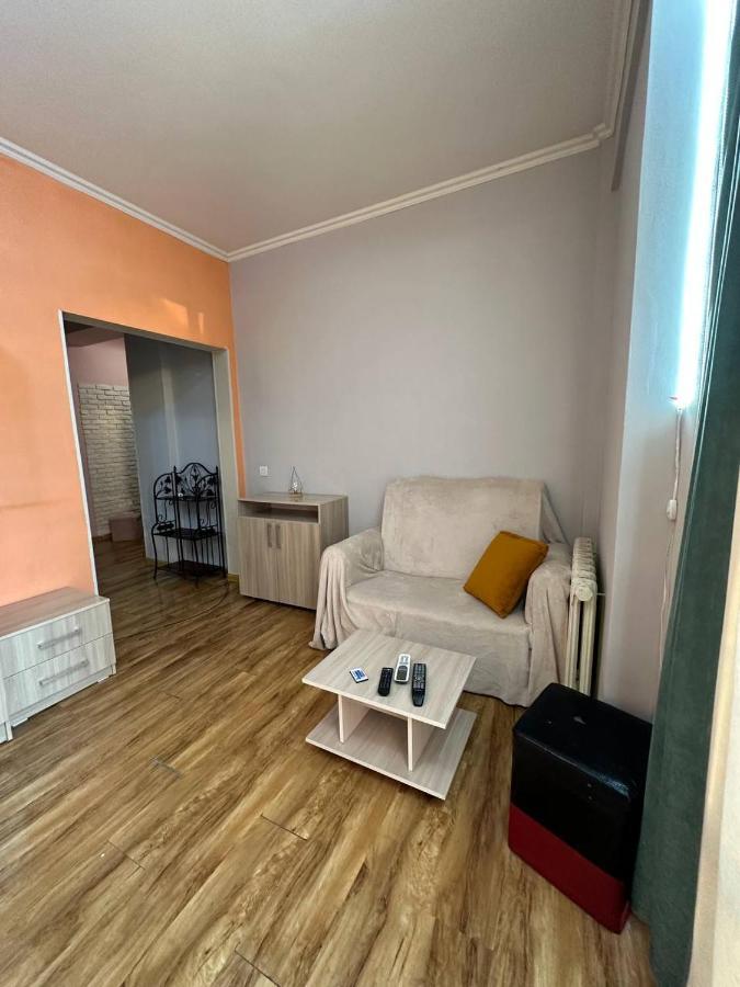 1-Room Apart. 21 On Usenbaeva 52 Near Eurasia Shopping Center Bishkek Luaran gambar