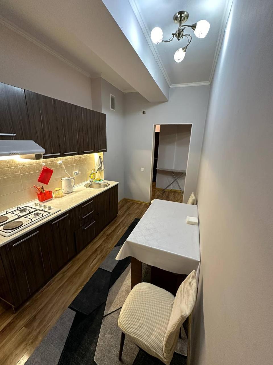 1-Room Apart. 21 On Usenbaeva 52 Near Eurasia Shopping Center Bishkek Luaran gambar